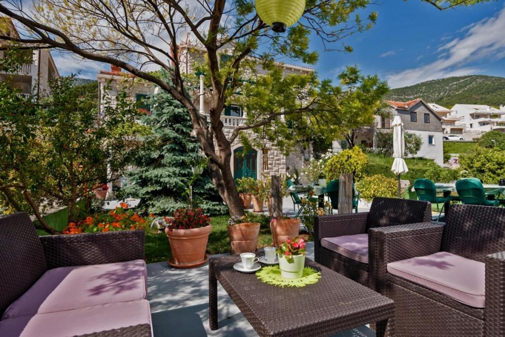 Apartment In Bol With Seaview, Terrace, Air Condition, Wifi Екстер'єр фото